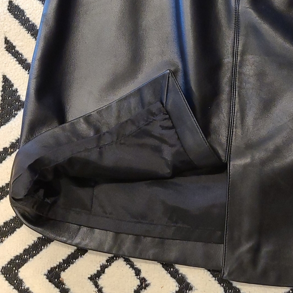 Lord & Taylor 100% leather skirt - Picture 3 of 6